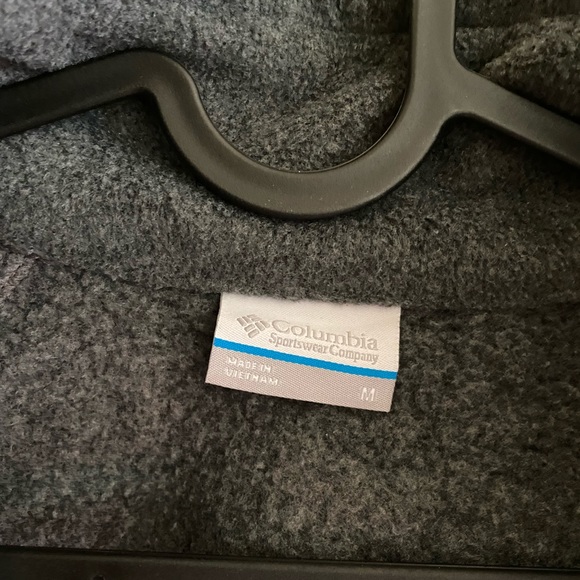 Fleece Columbia Sweater 🥶 - Picture 4 of 6